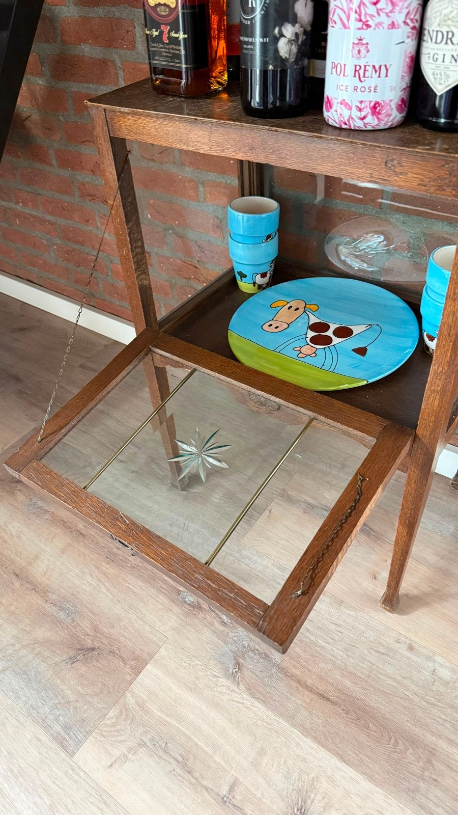 Antieke drankenkast / theekastje met glaswerk, Antiek en Kunst, Antiek | Meubels | Kasten, Ophalen