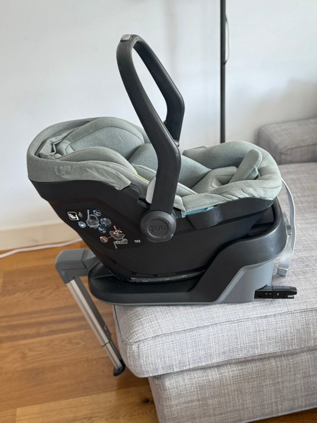 UPPAbaby Autostoel + ISOFIX Base + Baby-inzet - Goede staat, Ophalen of Verzenden, Zo goed als nieuw, Kunststof