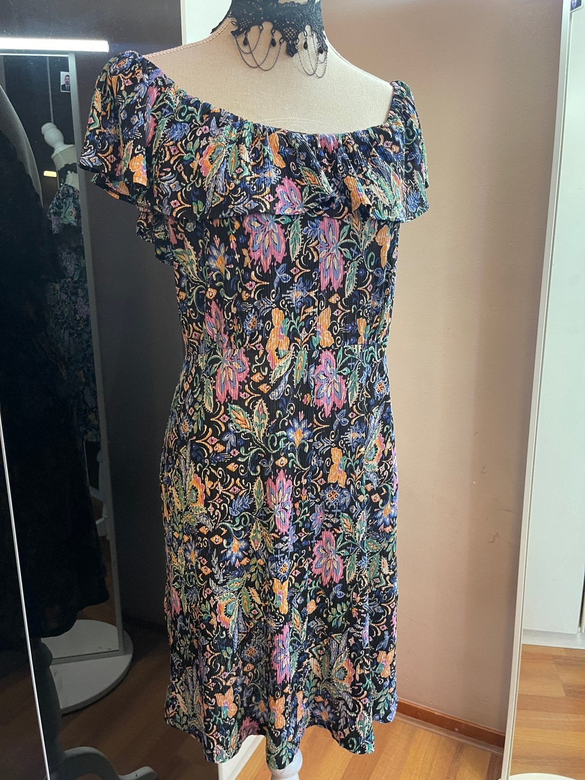 Zomerse Off-Shoulder Jurk met Bloemenprint, Zwart, Zo goed als nieuw, Knielengte, Ophalen