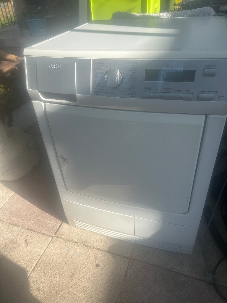 AEG wasdroger 7 kg met startuitstel antikreuk zoemer, Ophalen, 6 tot 8 kg, Gebruikt, Minder dan 85 cm