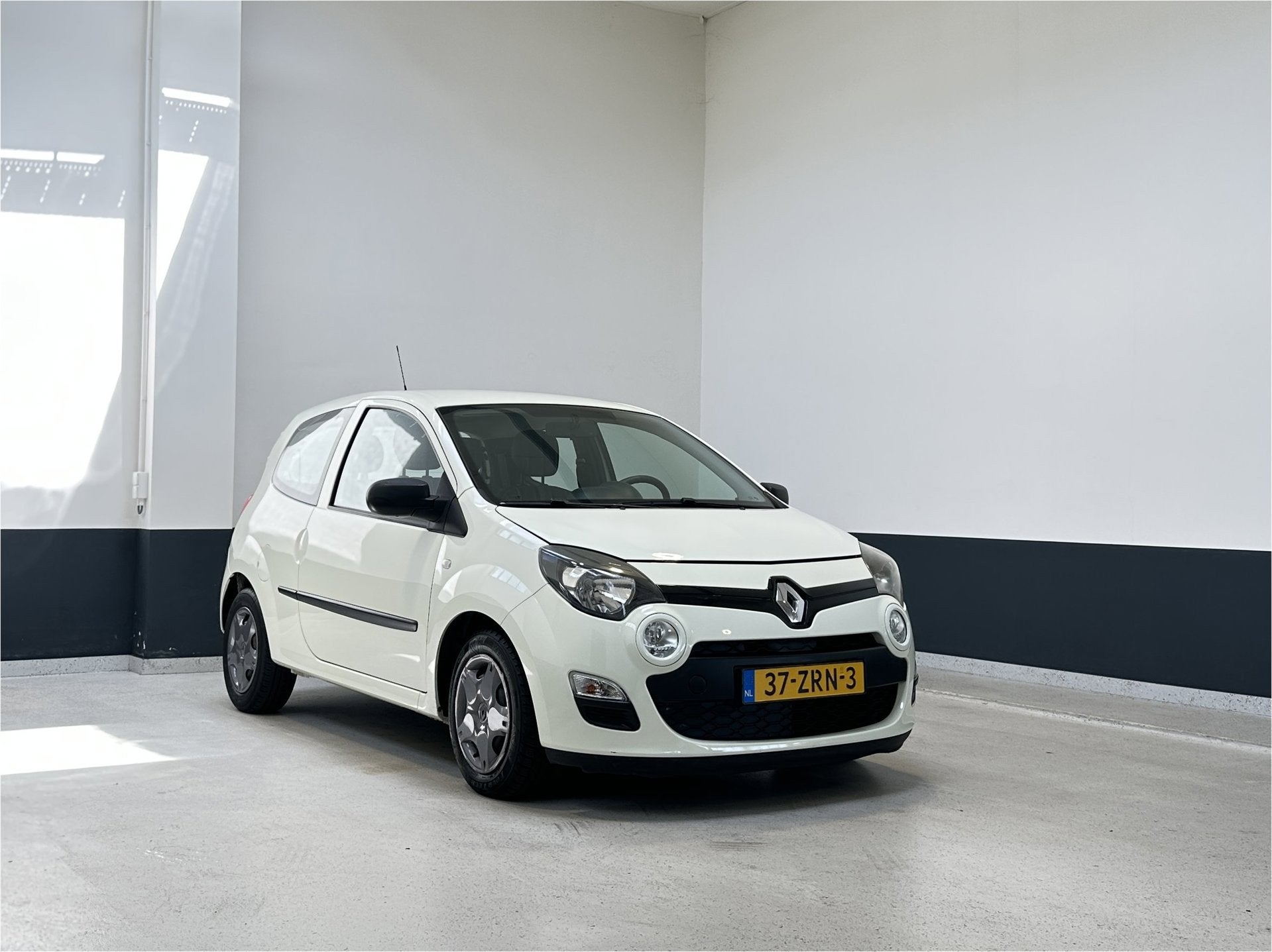 Renault Twingo 1.2 16V Authentique| C.V. | Elec Ramen| Uniek, Auto's, Gebruikt, Zwart, 4 cilinders, 4 stoelen