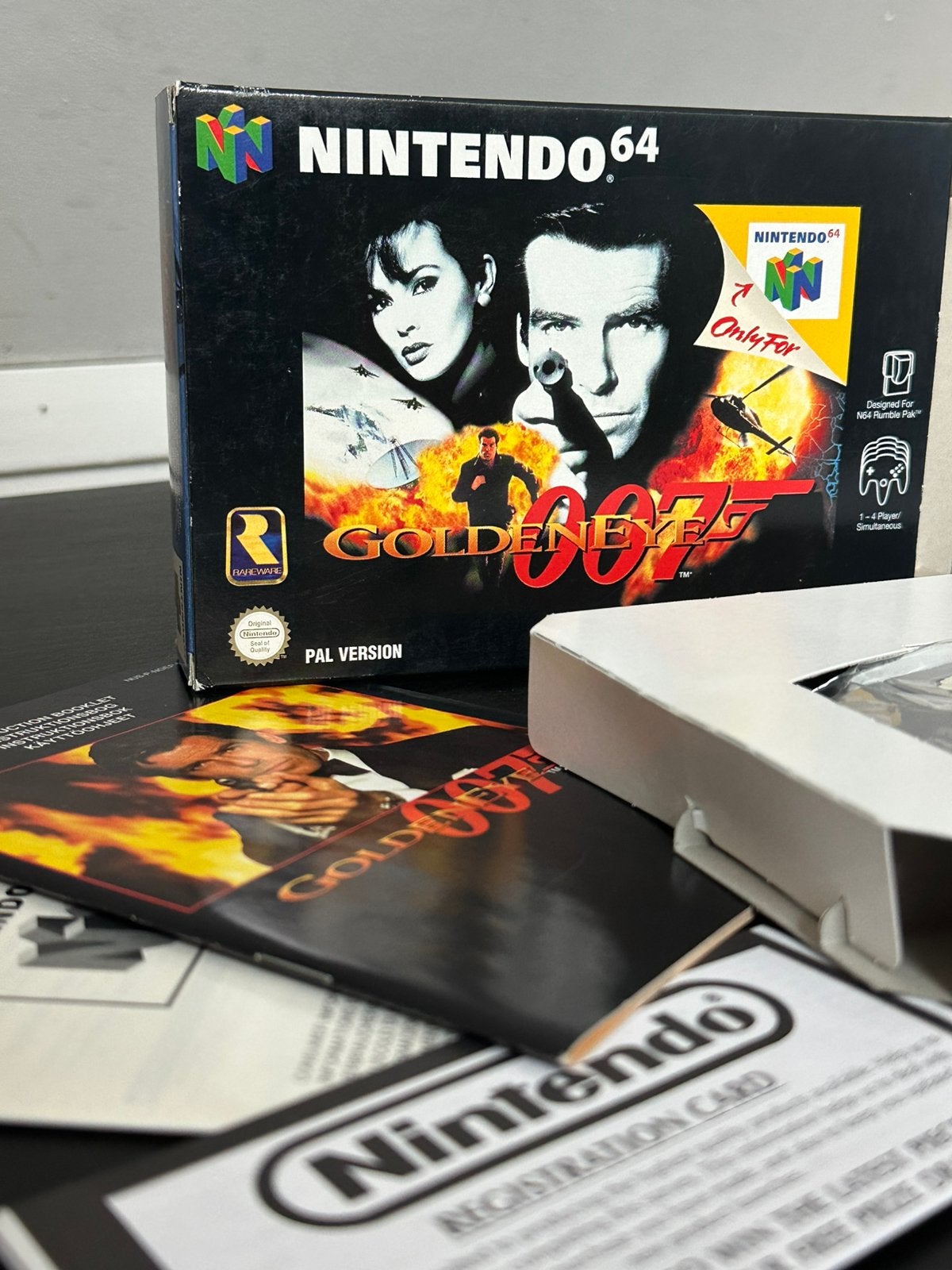 GoldenEye 007 – Nintendo 64 N64 – Compleet Boekje & Inserts, Spelcomputers en Games, 3 spelers of meer, Ophalen of Verzenden, Gebruikt