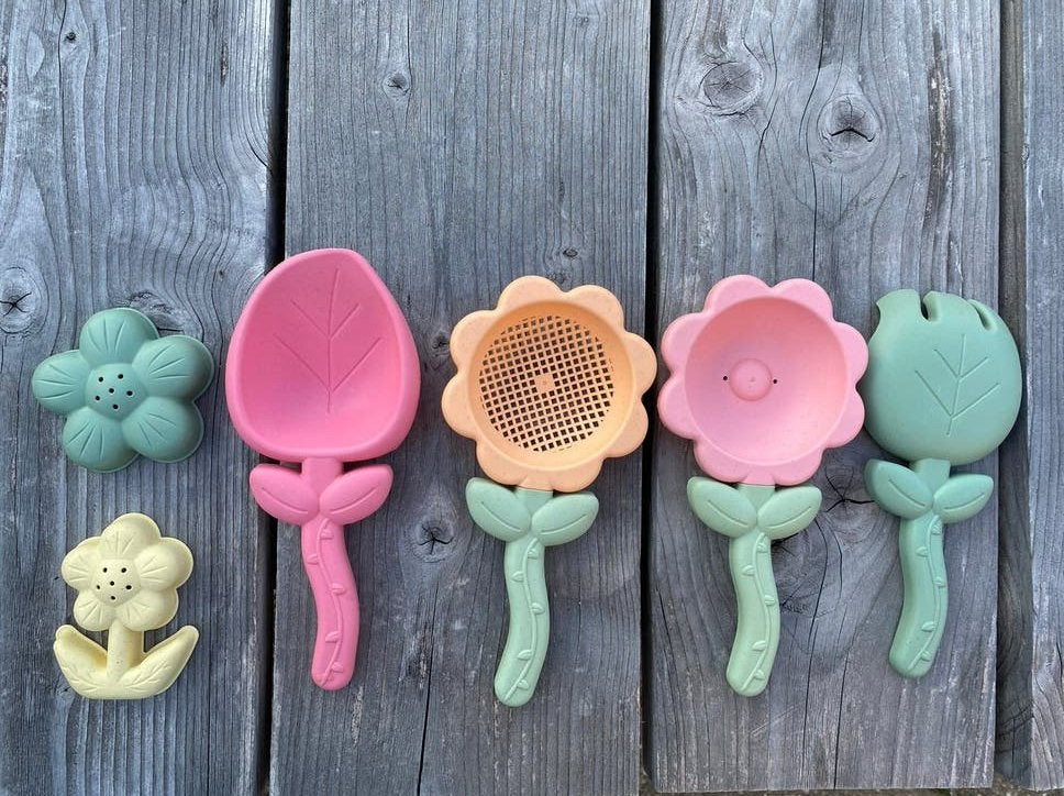 Zandbakspeelgoed strandset: bloemen en schepjes, Ophalen of Verzenden, Gebruikt