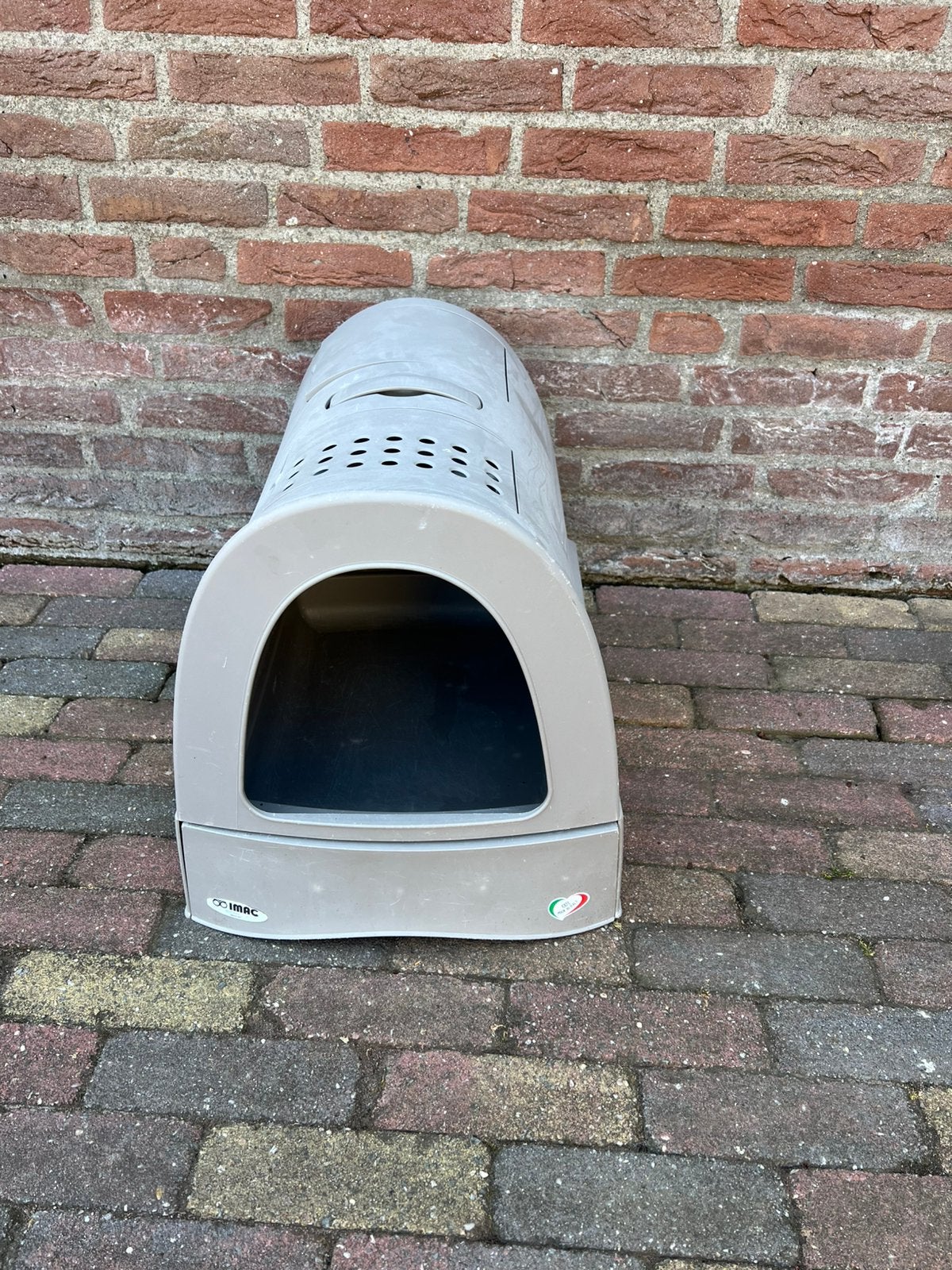 Kattebak taupe kleurig, Ophalen, Gebruikt