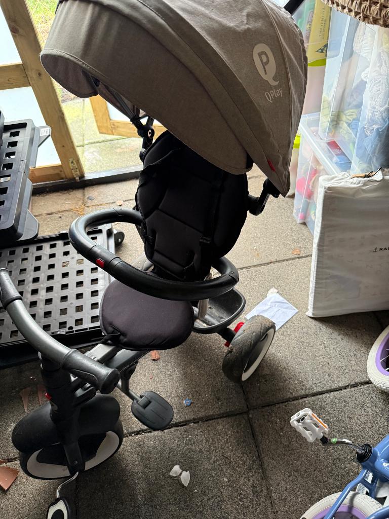 Qplay driewieler, Ophalen, Gebruikt, Duwstang