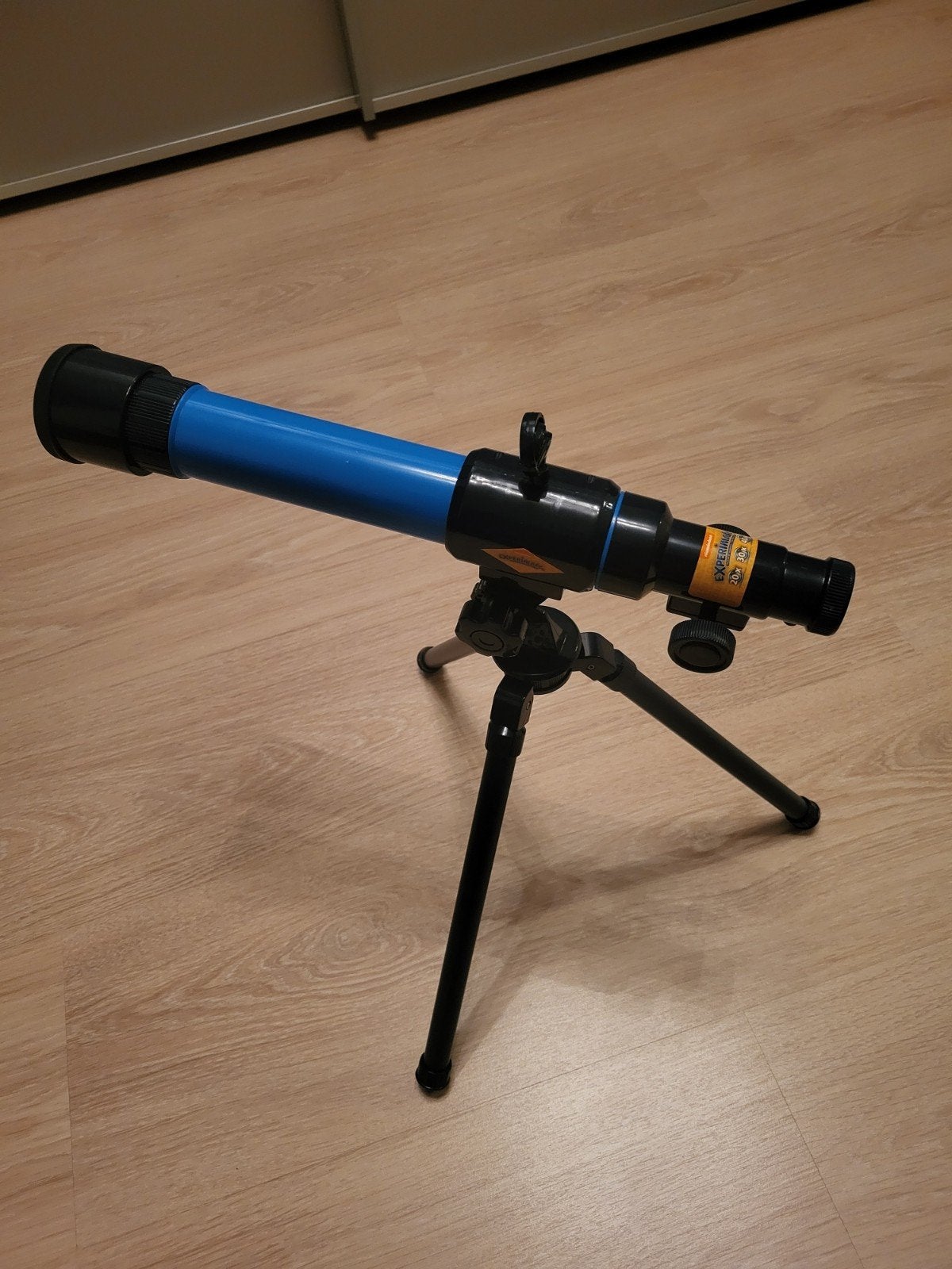Telescoop voor Kinderen met Statief, Lenzentelescoop (refractor), Met statief, Ophalen of Verzenden, Zo goed als nieuw