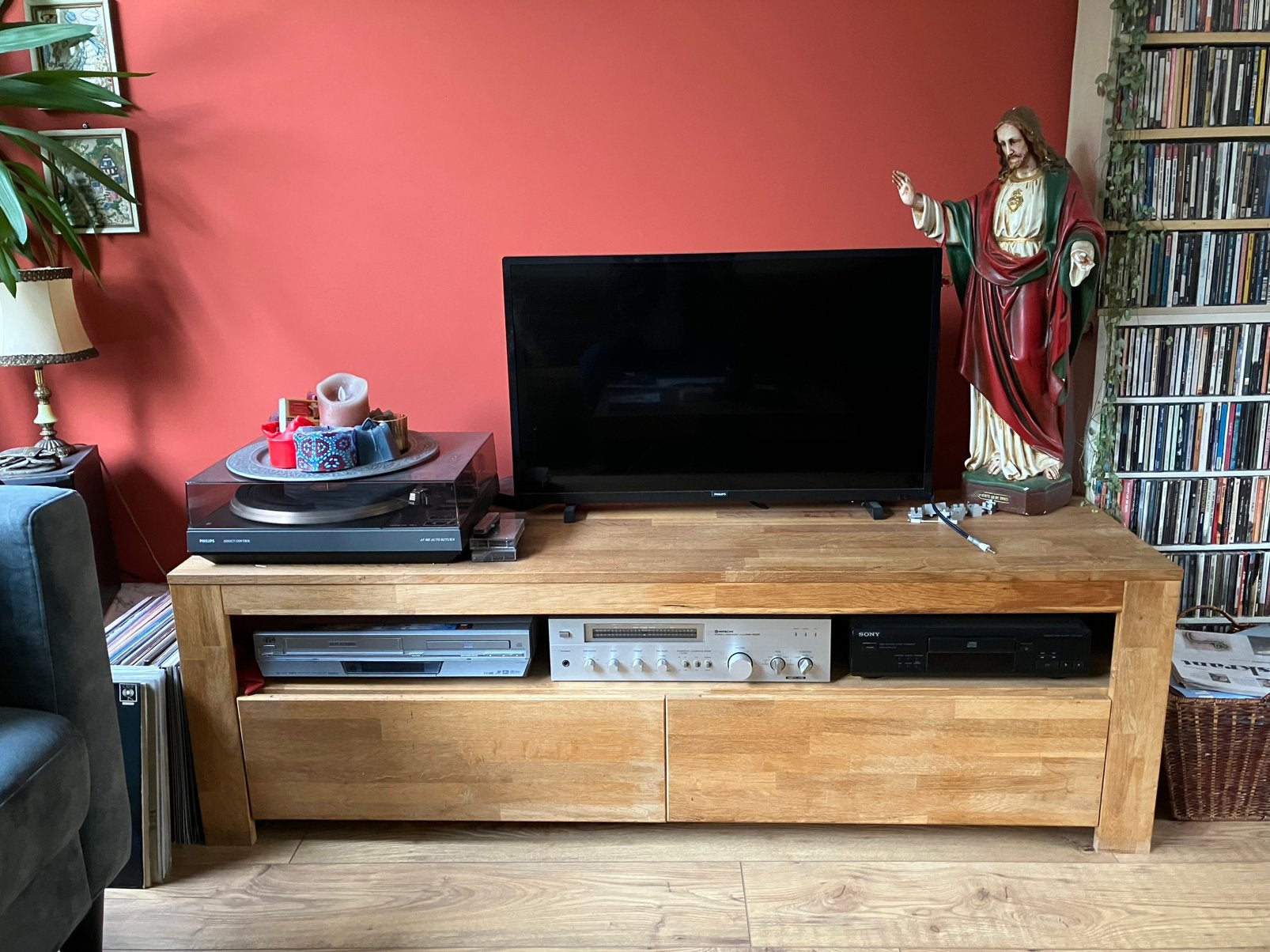 TV meubel met twee lades, Gebruikt, 150 tot 200 cm, Ophalen of Verzenden, Minder dan 100 cm