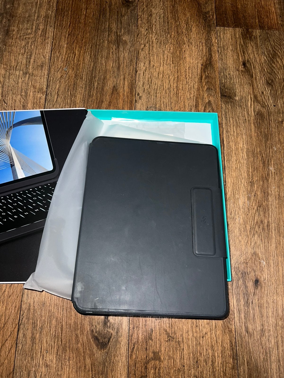 Ipad pro keyboard Logitech, Ophalen, Zo goed als nieuw, 12 inch, Bescherming voor- en achterkant