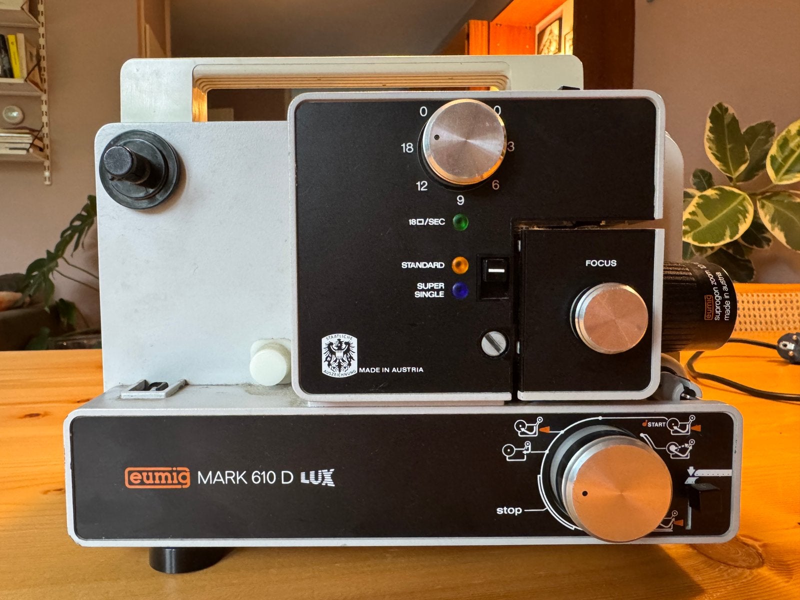 Eumig mark 610D LUX, Ophalen, 1960 tot 1980, Projector