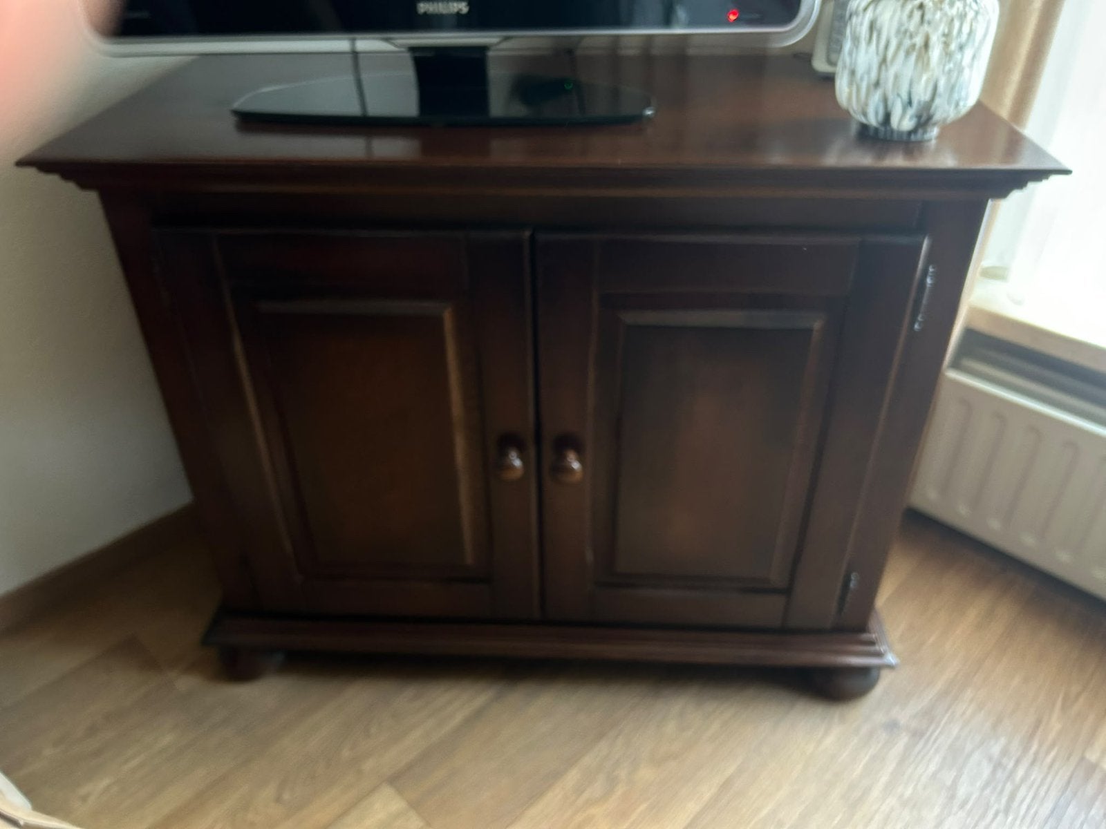 T.V kast, Ophalen
