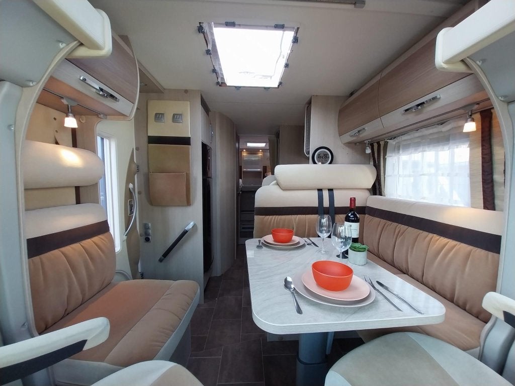 Bürstner Nexxo 728T met lpg systeem en groot zonnep, Niet ingevuld, Standaard zit, Fiat, 7 tot 8 meter