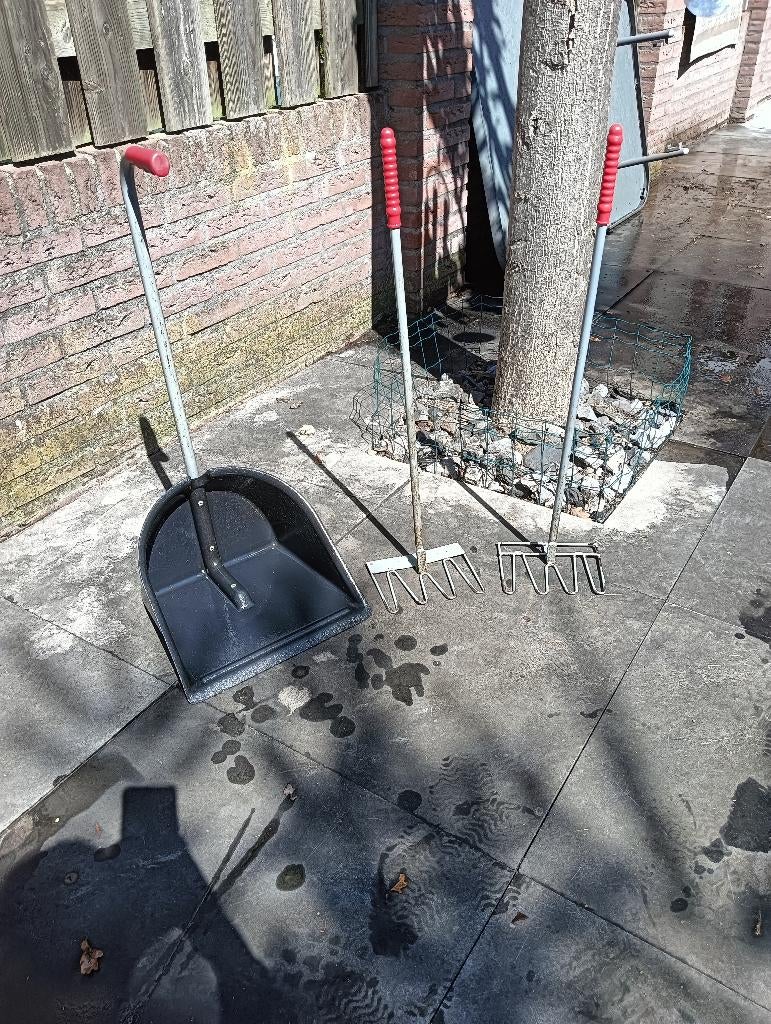 Mestboy met 2 mest vorken., Ophalen, Gebruikt