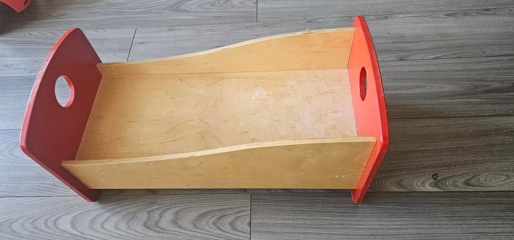 Houten poppenbedje / wiegje, Ophalen, Gebruikt, Toebehoren