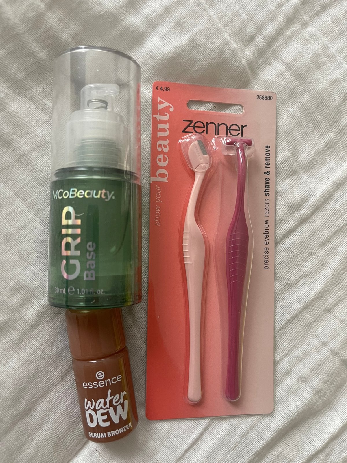 Nieuw!MCoBeauty grip base,Essence bronzer,Zenner eyebr razor, Ophalen of Verzenden, Nieuw, Bruin, Gehele gezicht