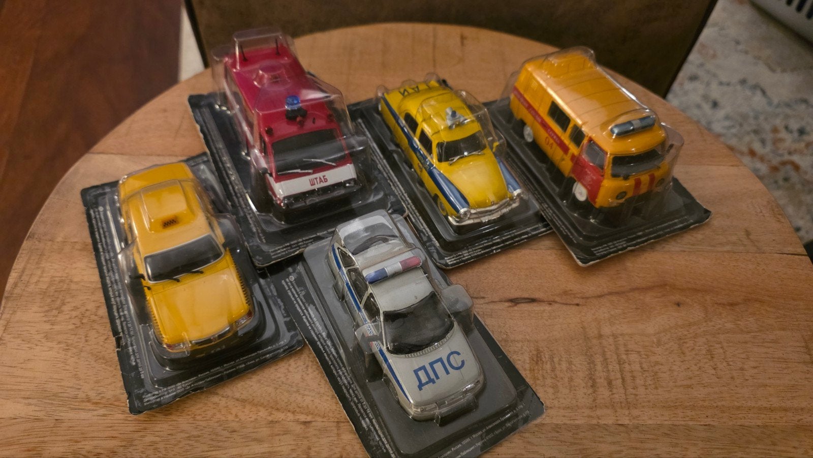 Leuke verzameling Russische modelauto's nieuw 1:43, Ophalen of Verzenden, Nieuw, Auto, Overige merken