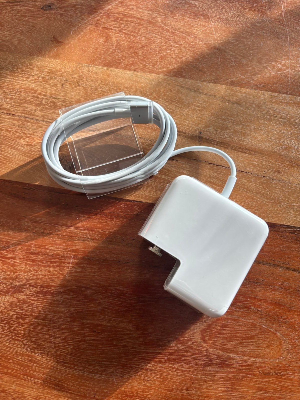 Apple MagSafe Oplader met kabel, Computers en Software, Laptop-opladers, Ophalen of Verzenden, Zo goed als nieuw