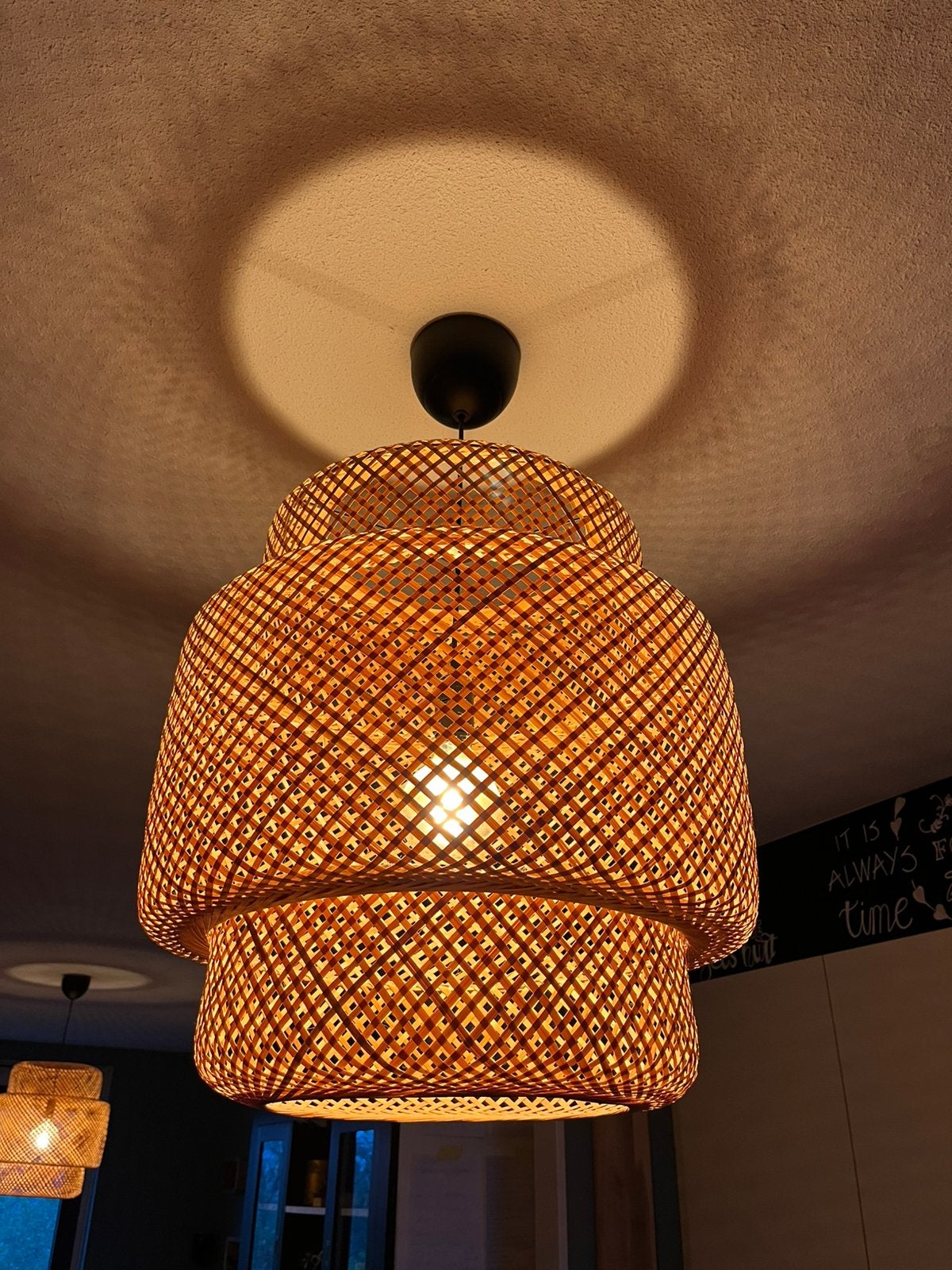 IKEA SINNERLIG hanglamp bamboe 50 cm, Huis en Inrichting, Lampen | Lampenkappen, Ophalen, Zo goed als nieuw, Rond