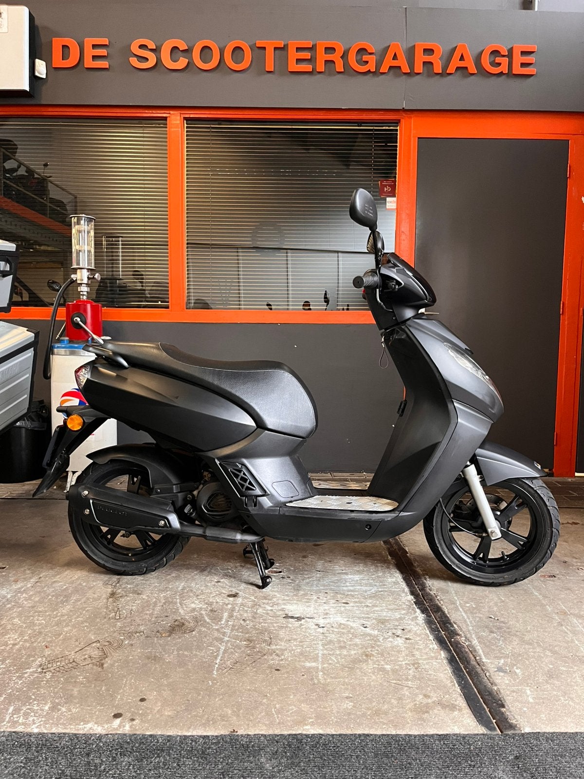 Peugeot kisbee brom 45km 2021, Fietsen en Brommers, Scooters | Peugeot, Peugeot, Gebruikt, Overige modellen, Maximaal 45 km/u
