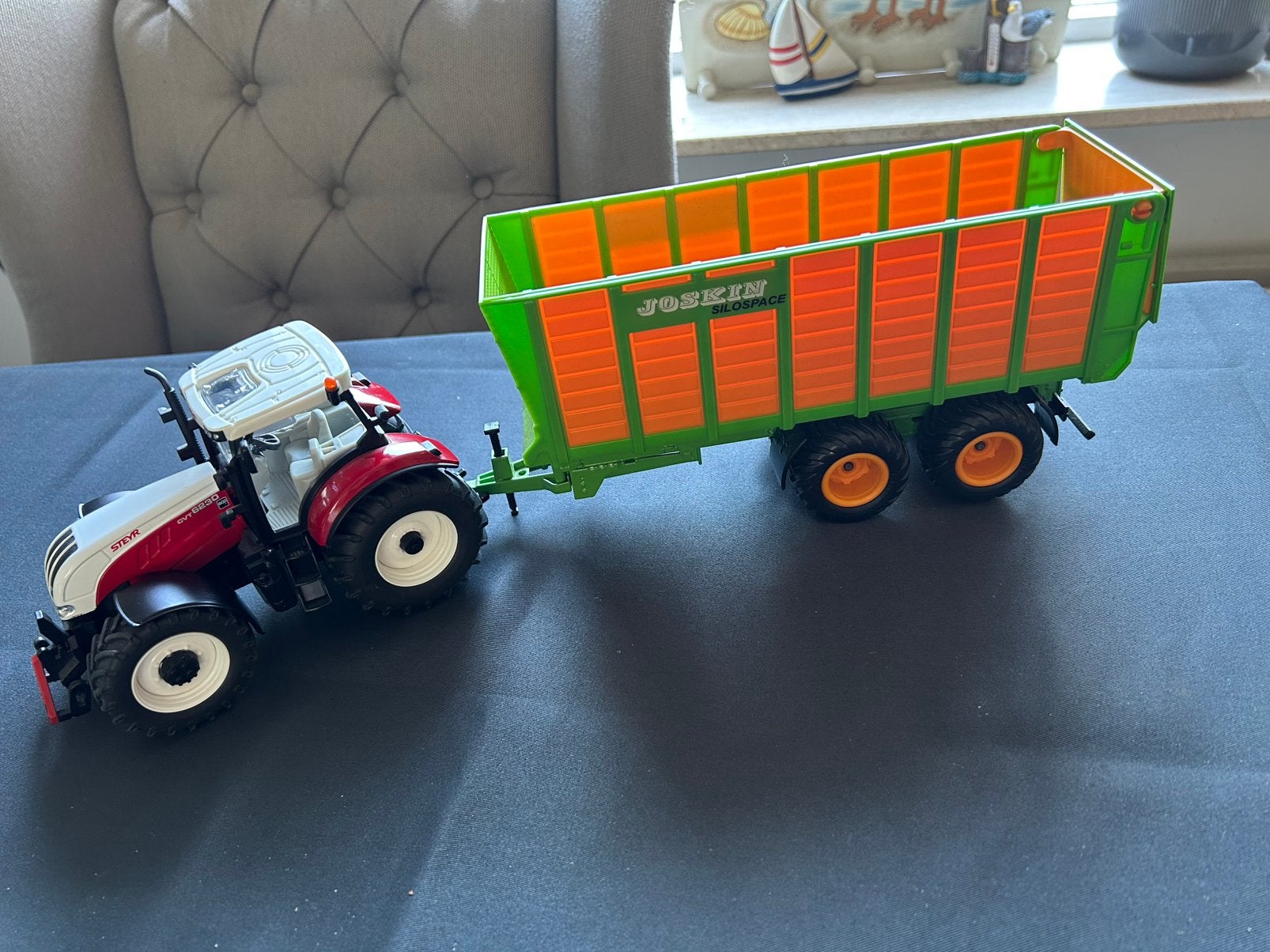 Steyr Tractor CVT 6230 Silagewagen Joskin Maiswagen 🌽 Siku, Verzenden, Zo goed als nieuw, Tractor of Landbouw, SIKU