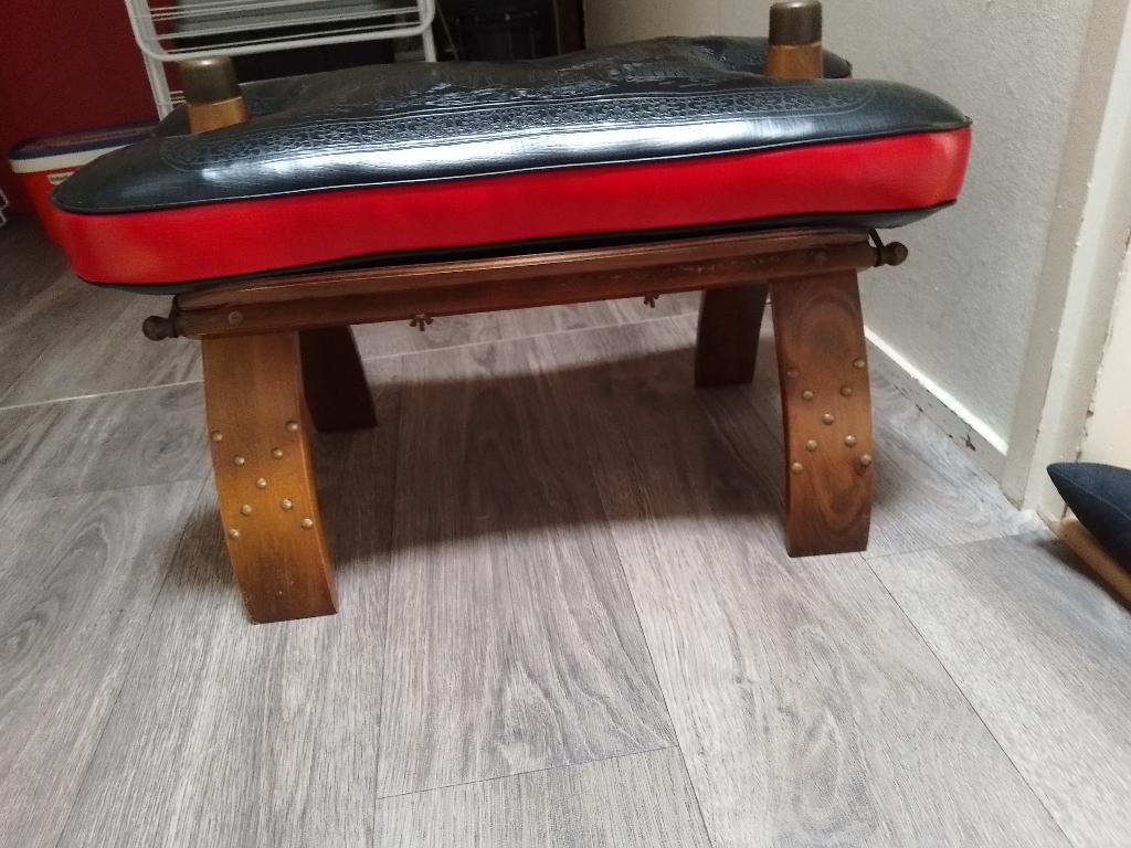 Krukje/ bankje / sier meubel/ kamelen poef, Huis en Inrichting, Overige materialen, Overige stijlen, Ophalen of Verzenden, Zo goed als nieuw