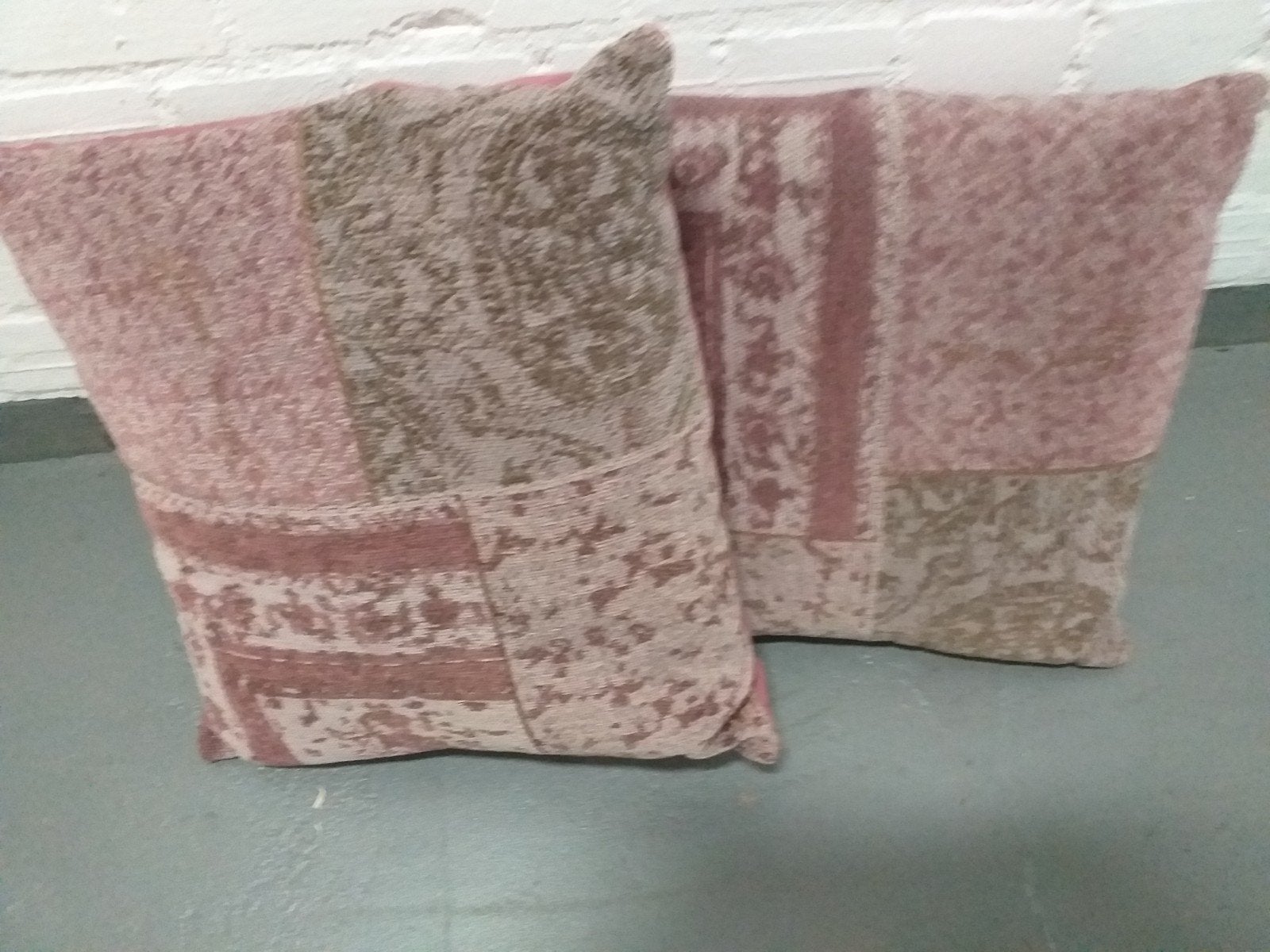 Set van 2 roze/bruine sierkussens met patchwork design, Ophalen, Overige merken, Gebruikt, Meerkleurig