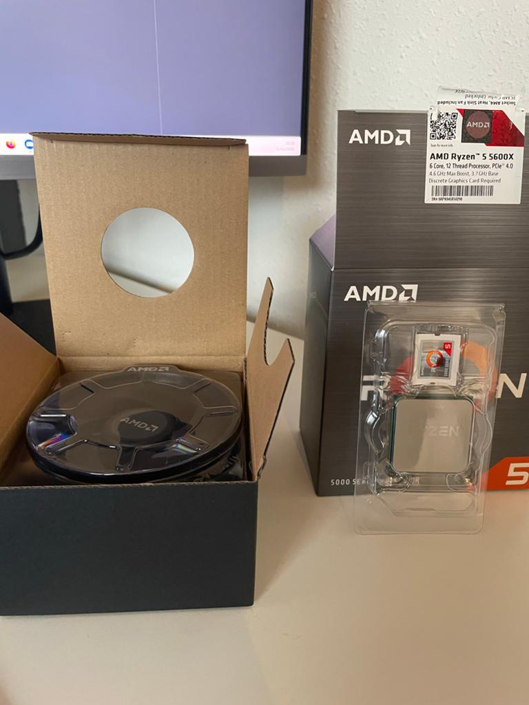 AMD Ryzen 5 3600 CPU met nieuwe koeler en koelpasta, Computers en Software, Processors, Verzenden, Zo goed als nieuw, 6-core, 3 tot 4 Ghz