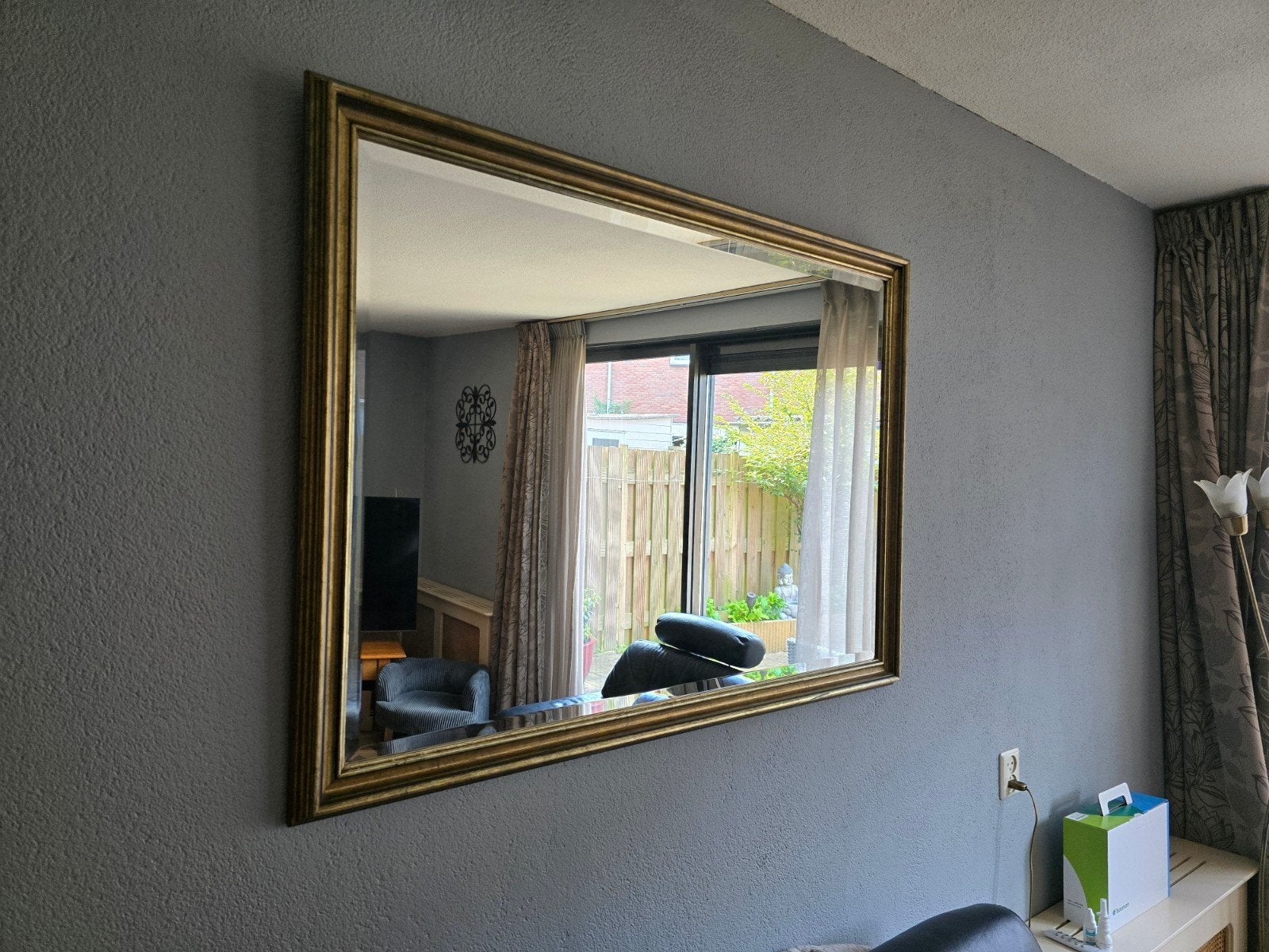 Grote spiegel met gouden lijst, Huis en Inrichting, Ophalen, Zo goed als nieuw, Rechthoekig, 100 tot 125 cm