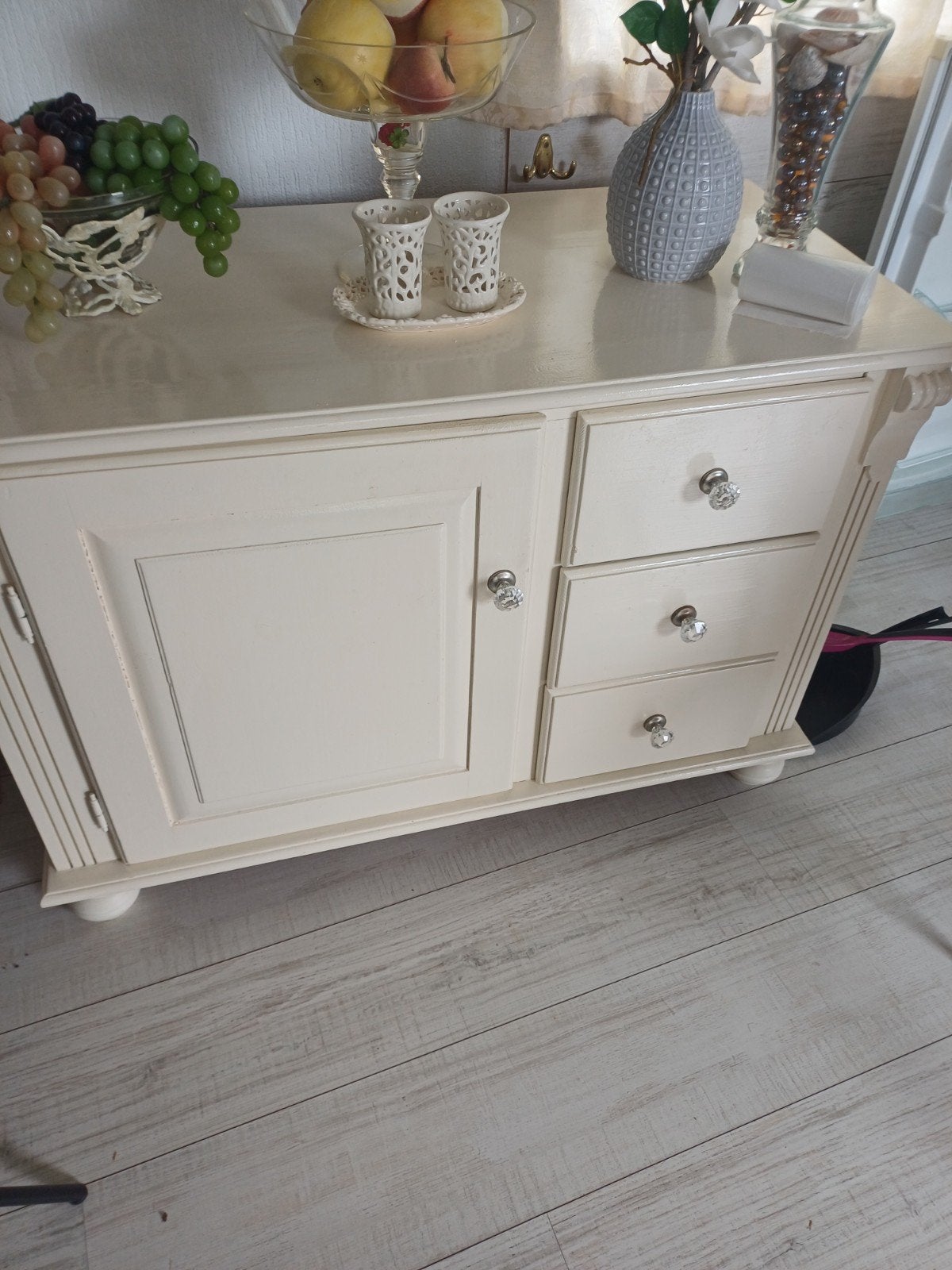 Grenen kastje br 100 cm
Hoog 70cm
Diep 48cm
Op halen in Zand, Ophalen, 25 tot 50 cm, 50 tot 100 cm