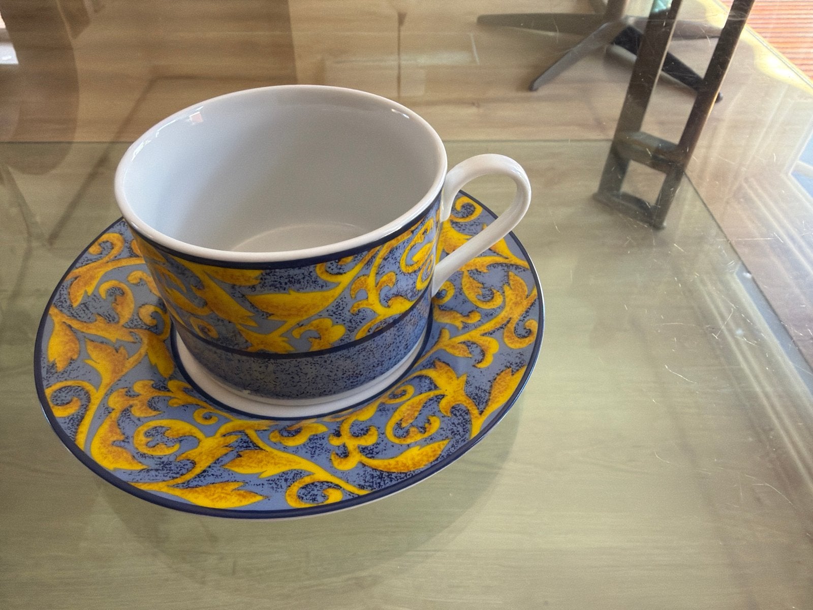 10 x Kop en schotel met blauw en geel patroon, Ophalen, Keramiek, Zo goed als nieuw, Modern