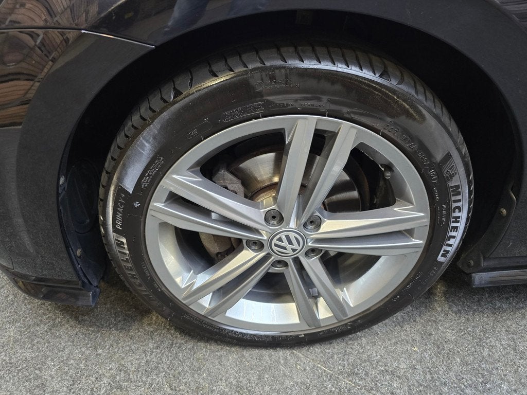 Volkswagen Golf 1.4 TSI R-Line Highline VCP LED Matrix Clima, Voorwielaandrijving, Gebruikt, 4 cilinders, Zwart