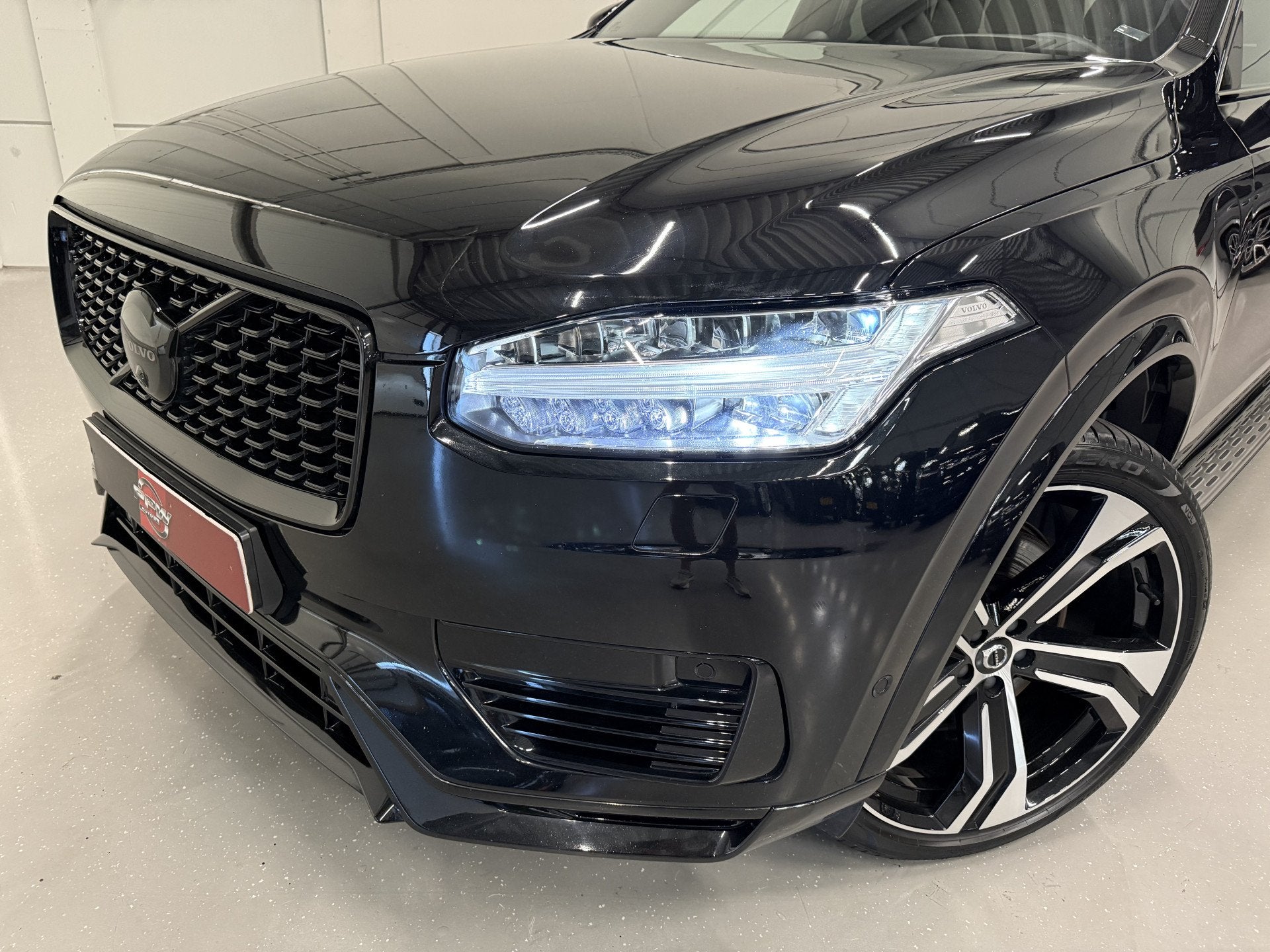 Foto 4 van Volvo XC90 T8 Recharge AWD R-Design PANO/B&W/TREKHAAK/360CAM