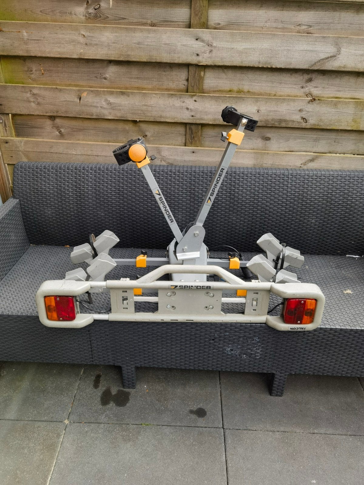 Gebruikte fietsendrager voor montage op de trekhaak.

Geschi, Elektrische fiets, Ophalen of Verzenden, Zo goed als nieuw, 2 fietsen