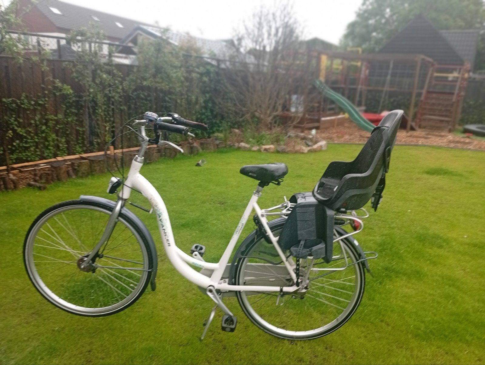 Avancer mamafiets met Kinderzitje - Zo goed als nieuw, Fietsen en Brommers, Fietsen | Dames | Damesfietsen, Velgrem, Ophalen, Overige merken