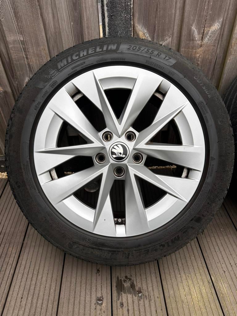 Originele Skoda octavia 17 inch rotare velgen, Banden en Velgen, 17 inch, Zomerbanden, 205 mm