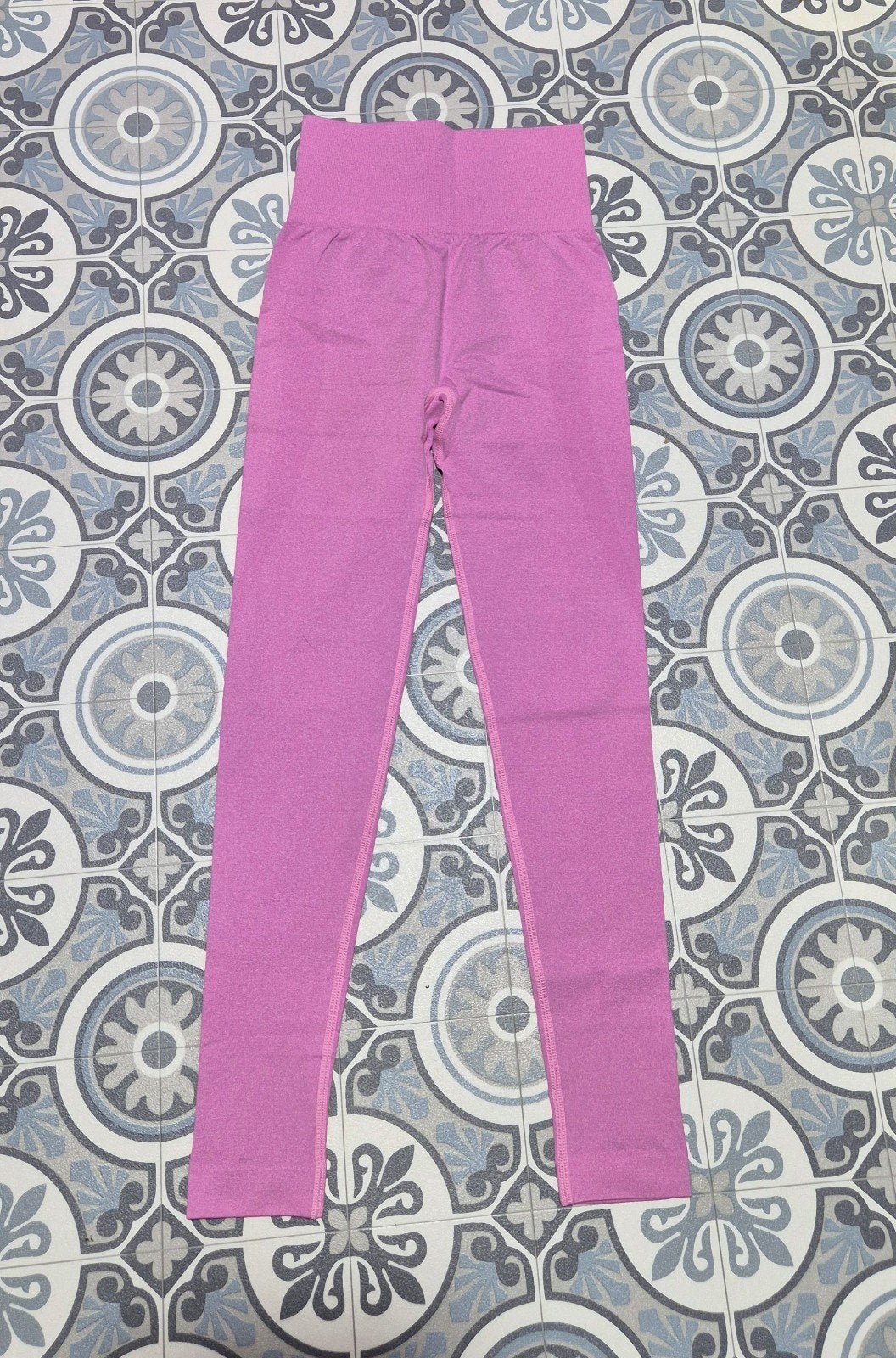 Mooie roze legging. De taille is 52 cm rondom, lengte 83 cm., Nieuw, Ophalen of Verzenden, Roze, Maat 36 (S)