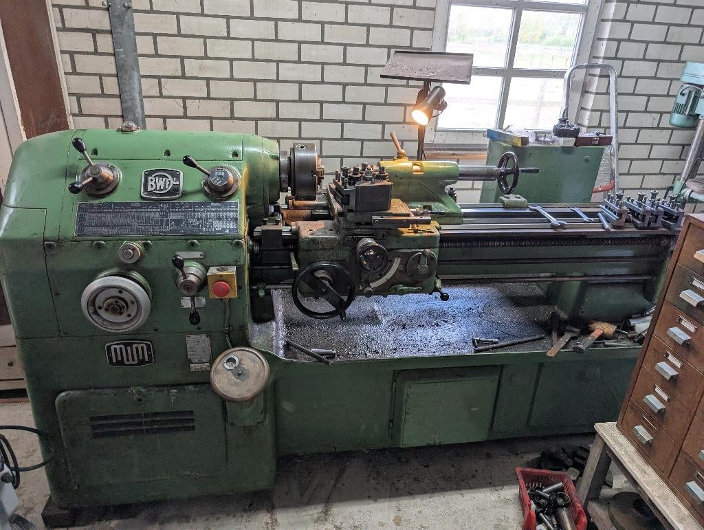 Draaibank WMW BWF DLZ315/1000, Ophalen, Gebruikt, Metaaldraaibank, 500 tot 1000 mm