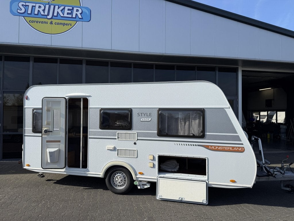LMC Style 450 E Aparte bedden + Zit + WC Tent Mover BJ 2017, Caravans en Kamperen, 2 aparte bedden, Fietsenrek, Bedrijf, Treinzit
