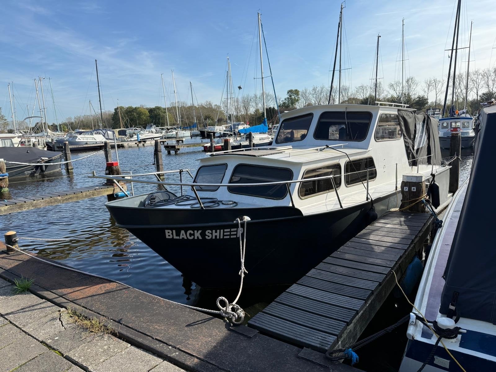 Stalen Motorboot 'Black Sheep' - Comfortabel en Compleet, Watersport en Boten, Overige merken, Gebruikt, Afdekzeil, Kruiser
