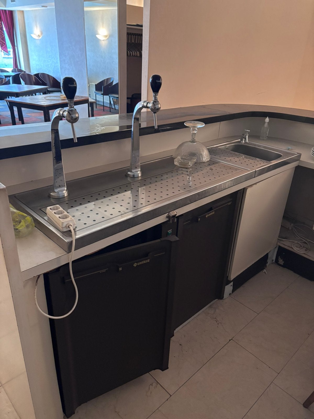 Dubbele tap installatie incl Gamco koeling, Ophalen