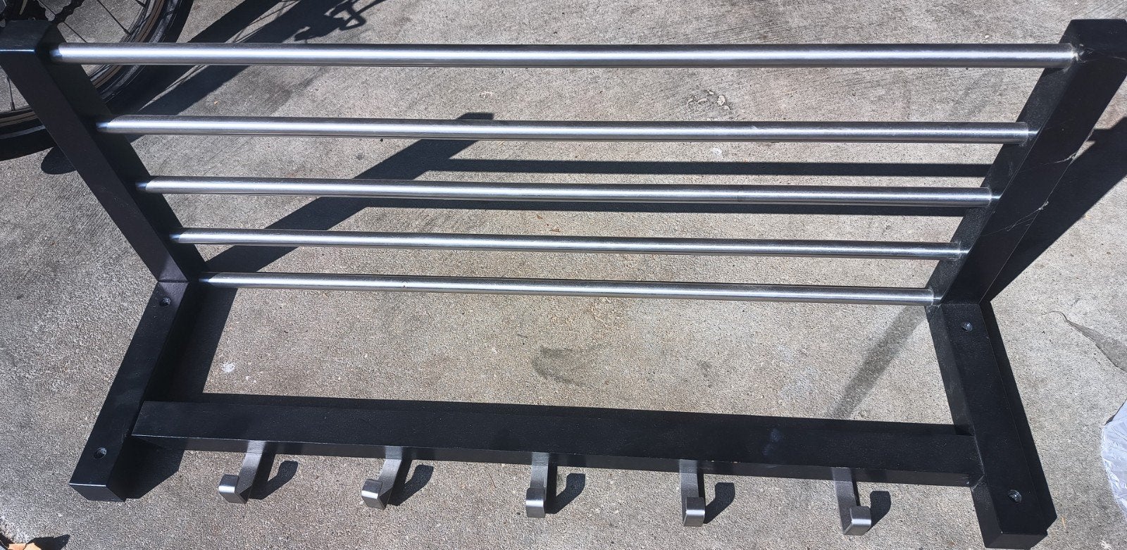 IKEA TJUSIG Hoedenrek / Kapstok Zwart, Wandkapstok, Ophalen of Verzenden, Zo goed als nieuw, Minder dan 100 cm