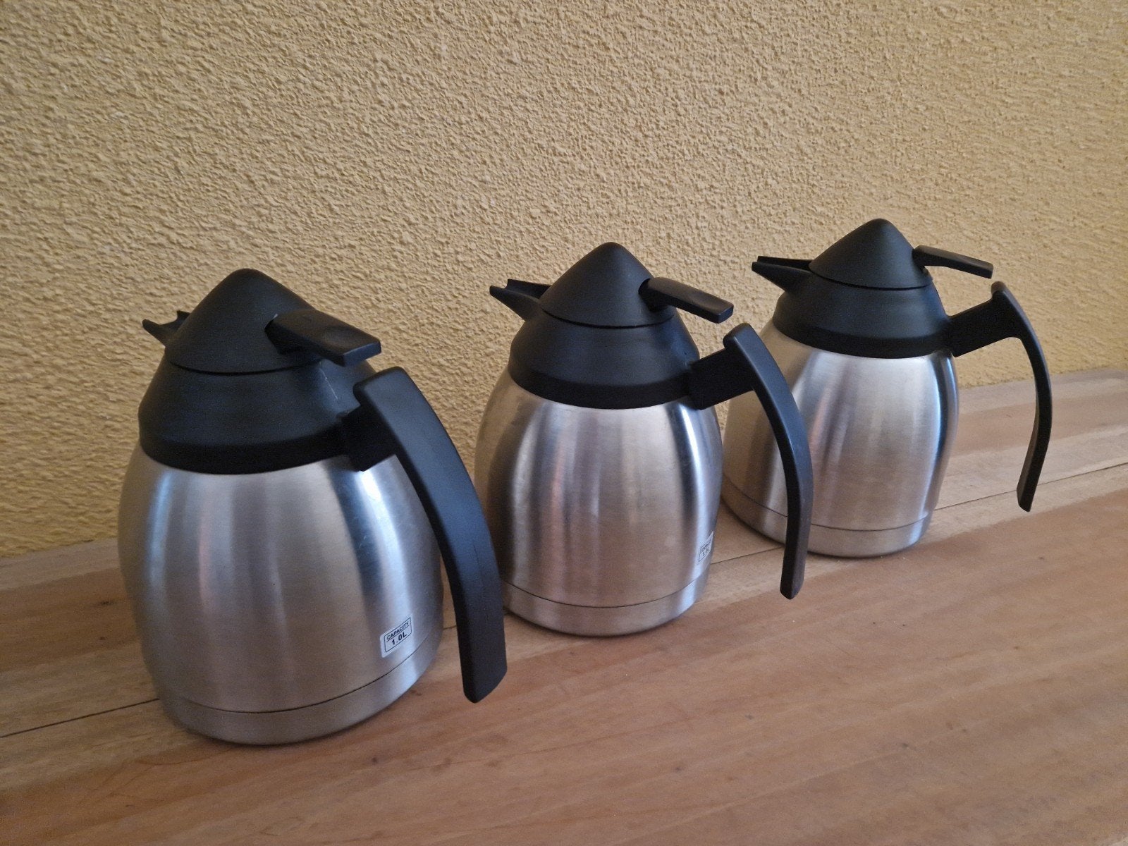 3x Alex Meijer koffie isoleerkan 1 liter per stuk €10,-, Ophalen