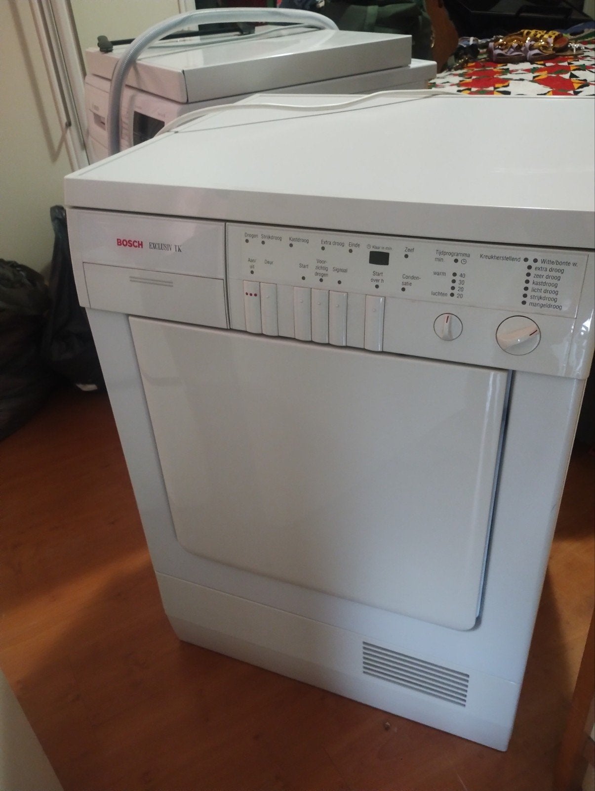 Bosch Exclusiv TK Condensdroger, Witgoed en Apparatuur, Wasdrogers, Zo goed als nieuw, Condens, Voorlader, 4 tot 6 kg, 85 tot 90 cm