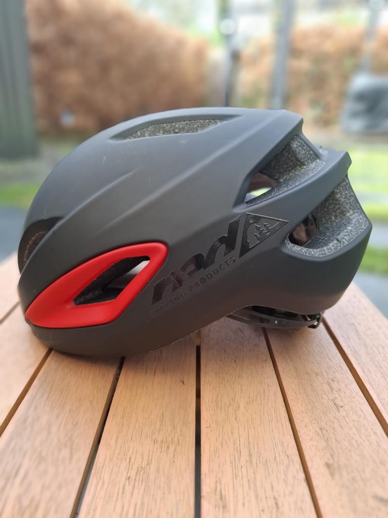 Fietshelm aero, Fietsen en Brommers, Fietsaccessoires | Fietshelmen, Ophalen of Verzenden, Zo goed als nieuw, S, Heer of Dame