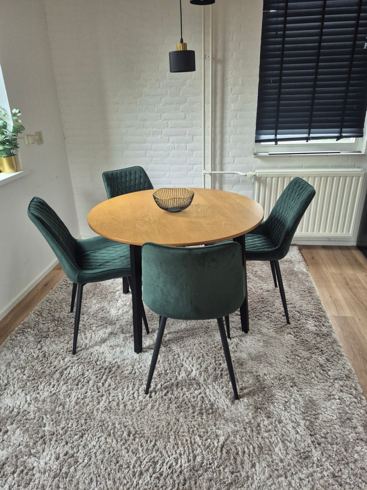 Elegante ronde eettafel met 4 diepgroene stoelen, Huis en Inrichting, Tafels | Eettafels, Ophalen, Rond, Vier personen, 100 tot 150 cm