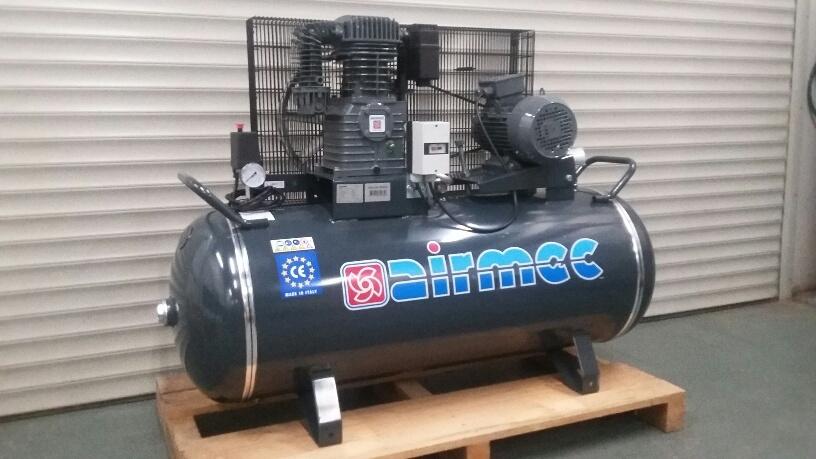 Werkplaats compressor 5,5PK 700ltr/min VOORRAAD