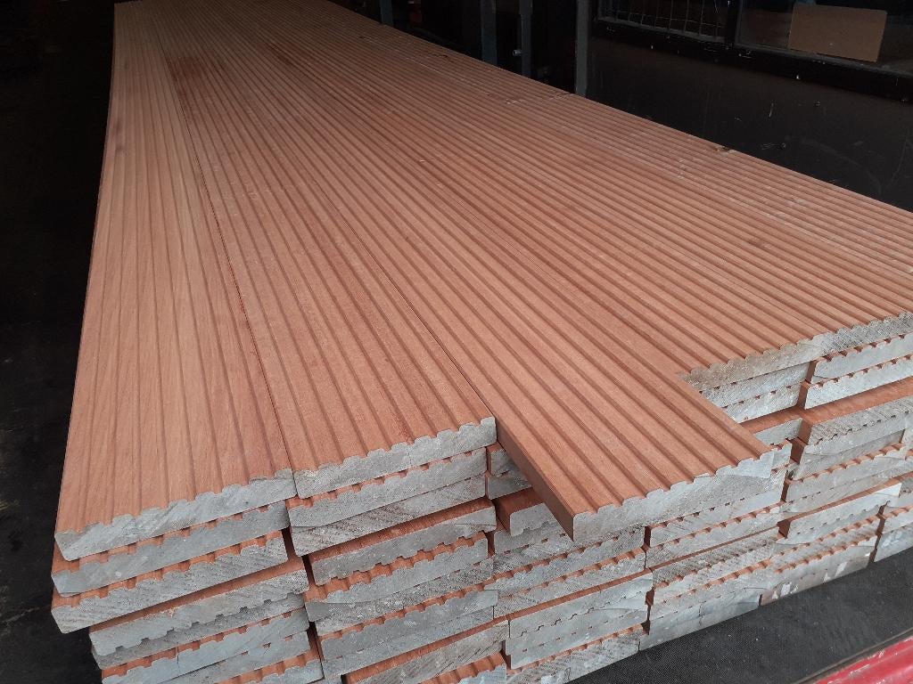 Grote partij Moabi vlonderplanken anti-slip 27x165x4550mm, Tuin en Terras, Palen, Balken en Planken, Planken, Nieuw, Ophalen of Verzenden