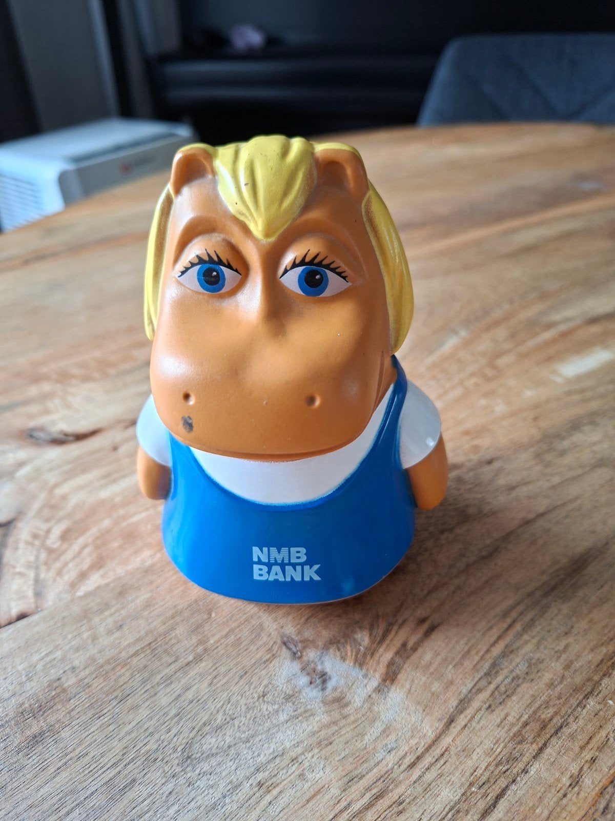 Te koop aangeboden spaarpot in de vorm van een nijlpaard, Ophalen of Verzenden, Gebruikt, Kunststof, Dier