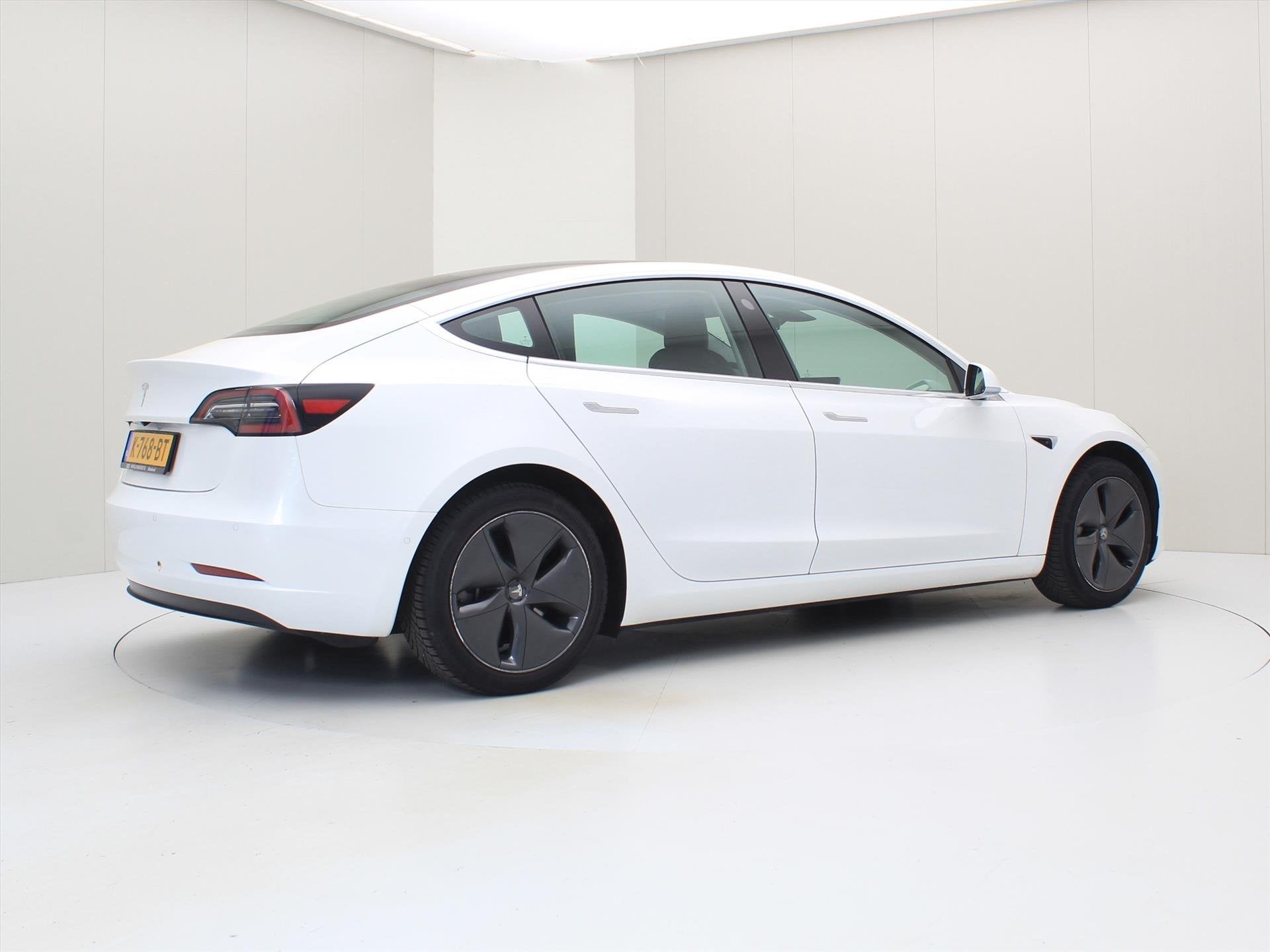 Tesla Model 3 Standard RWD Plus 89,4% SoH [ LFP ACCU+AUTOPIL, Auto's, Automaat, Achterwielaandrijving, Zwart, Wit