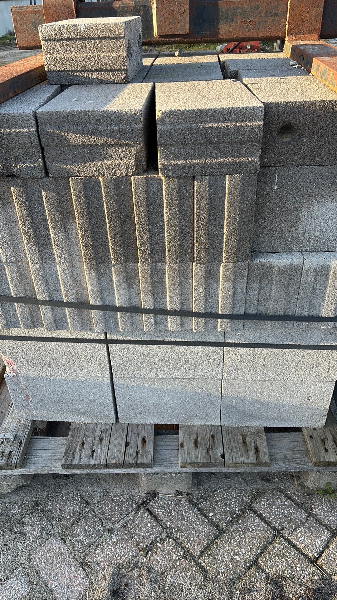 Bia eco betonblokken 12 dik en 14 dik, Ophalen, Zo goed als nieuw, Bakstenen