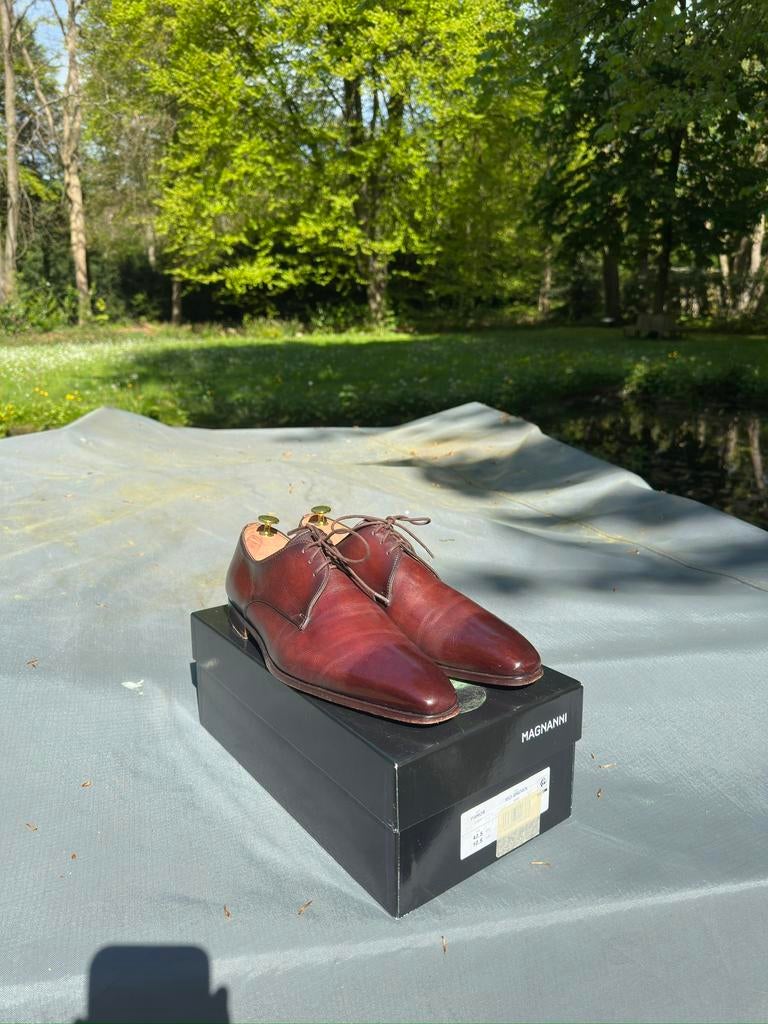 Magnanni nette herenschoenen burgundy oxfords M43,5, Overige kleuren, Ophalen of Verzenden, Zo goed als nieuw, Veterschoenen